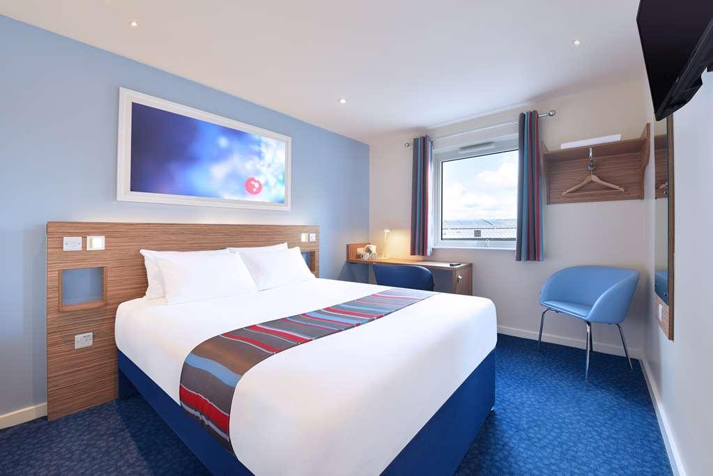 Travelodge Bath Waterside Номер фото