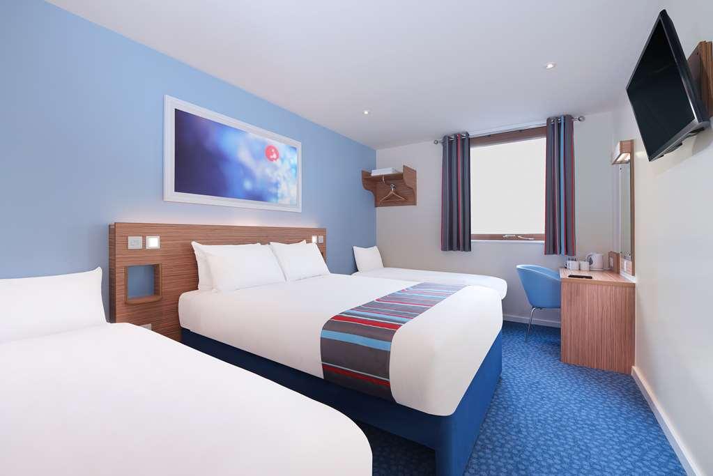 Travelodge Bath Waterside Номер фото