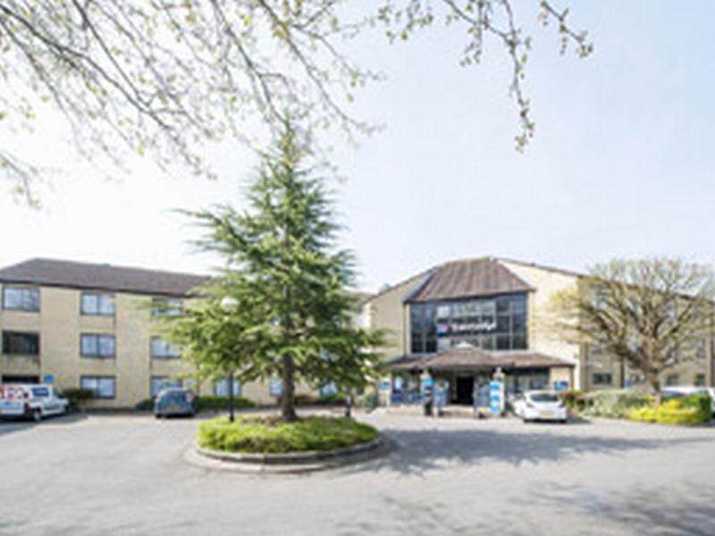 Travelodge Bath Waterside Экстерьер фото