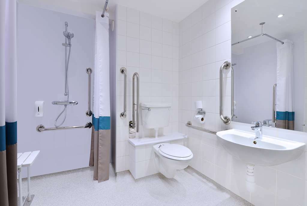 Travelodge Bath Waterside Номер фото