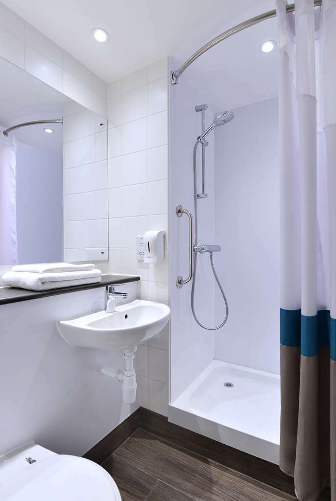 Travelodge Bath Waterside Номер фото